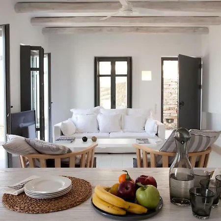 빌라 Modern Luxury In Tinos Kardhianí