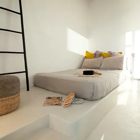 Modern Luxury In Tinos Vila *