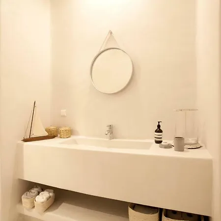Modern Luxury In Tinos